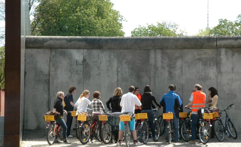 cycling tour along the Berlin Wall