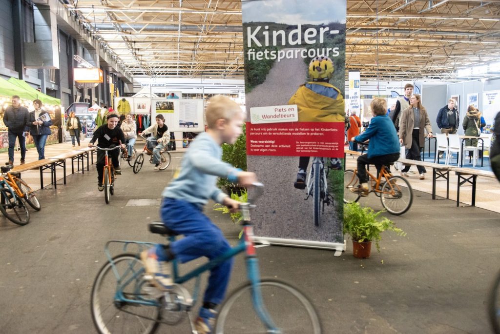 Het kinderfietsparcours, waar je eindeloos rondjes kunt rijden