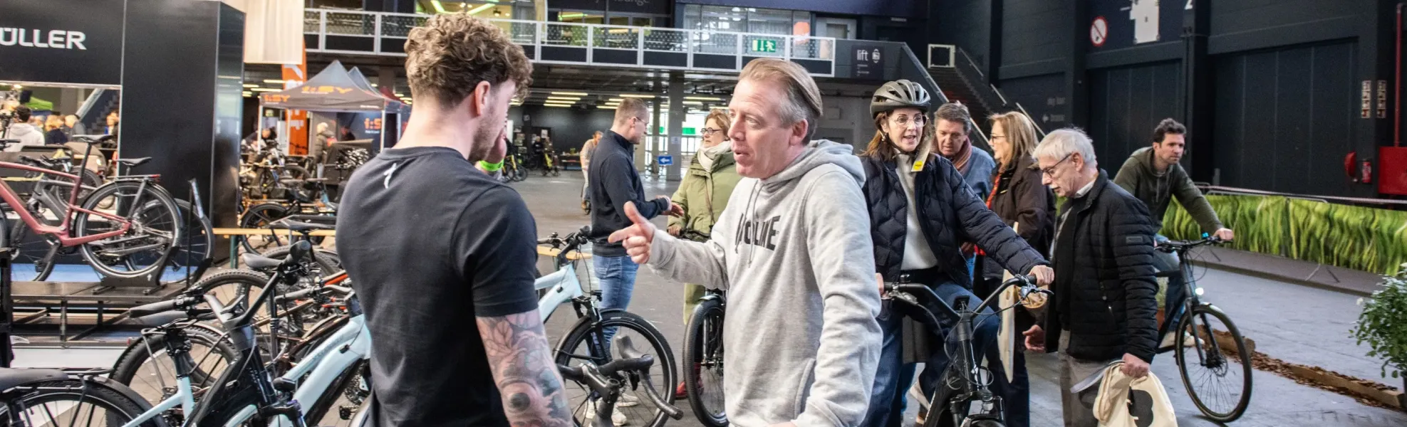 headerfoto gesprek op de beursvloer